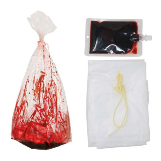 Zakrvavené vrecko zaviazané lanom